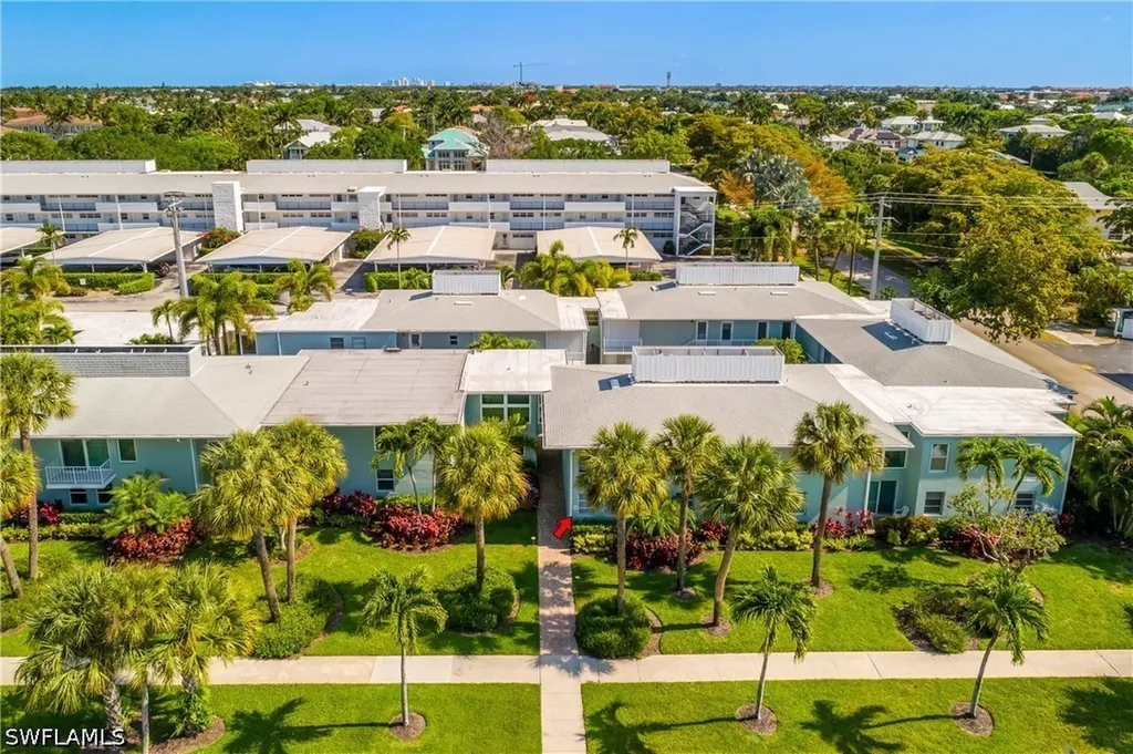 663 12th Avenue S Naples FL 34102