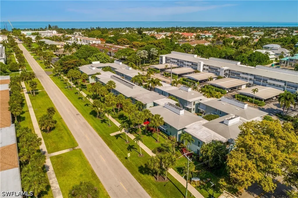 663 12th Avenue S Naples FL 34102