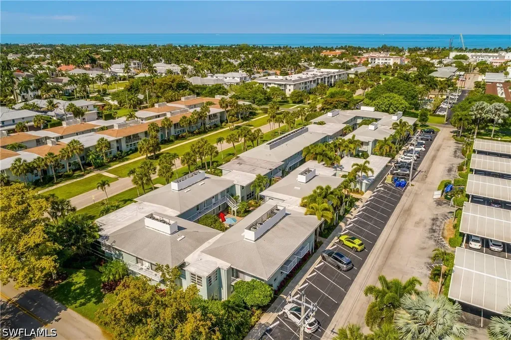 663 12th Avenue S Naples FL 34102