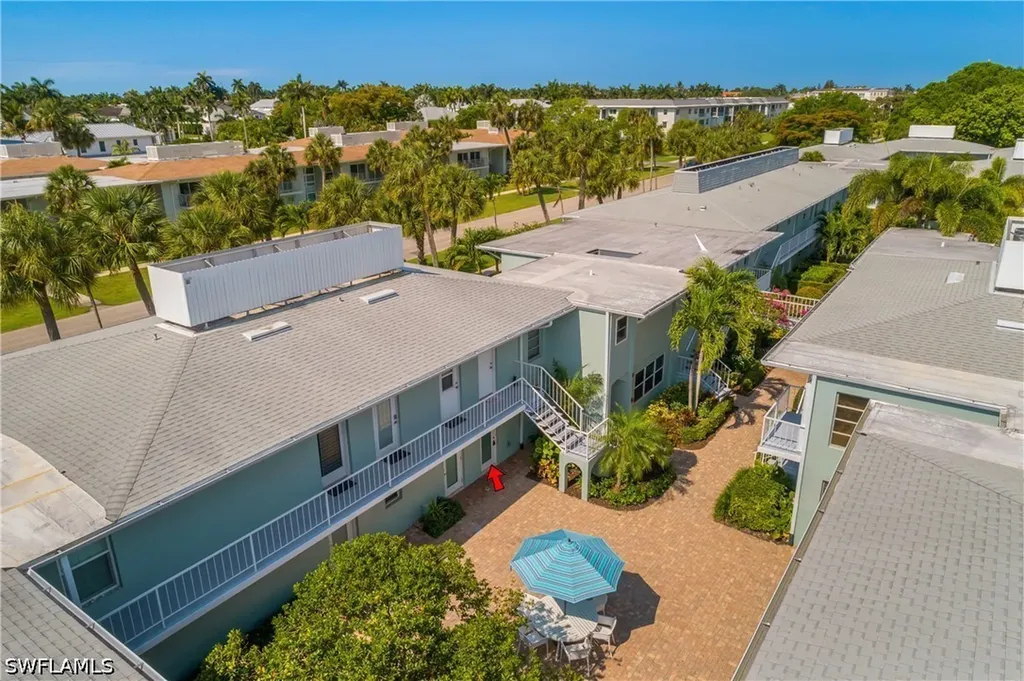 663 12th Avenue S Naples FL 34102