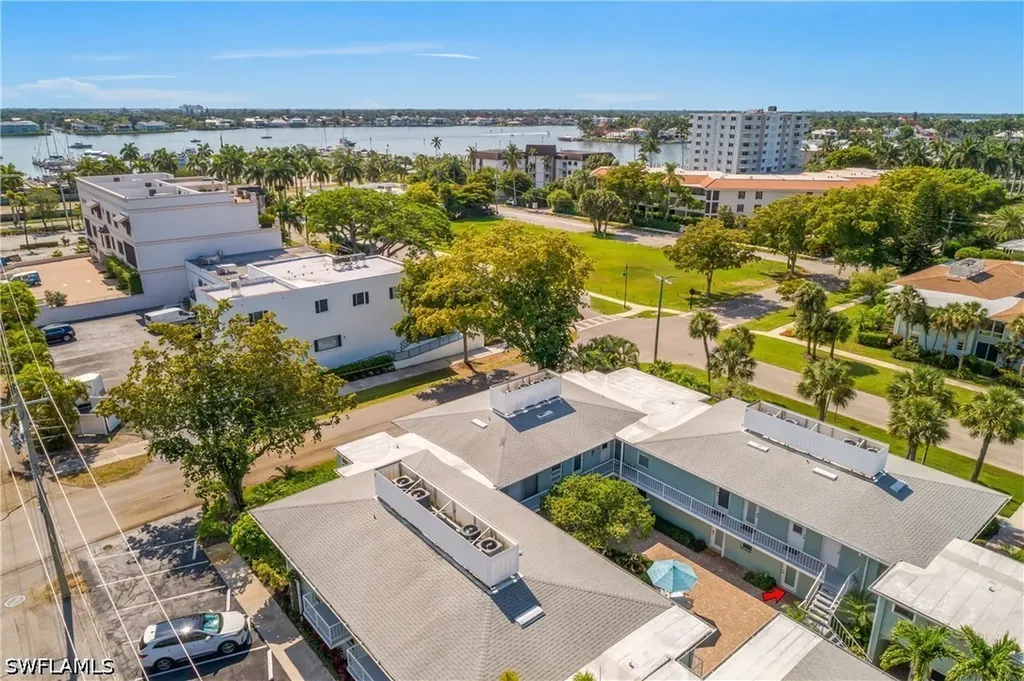 663 12th Avenue S Naples FL 34102
