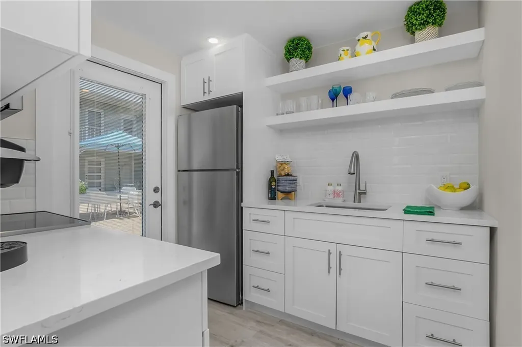 663 12th Avenue S Naples FL 34102