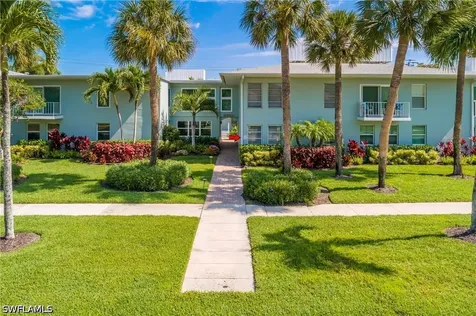 663 12TH Avenue S Naples FL 34102