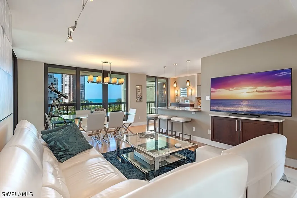 Naples FL, 4551 Gulf Shore Boulevard N, Unit 606
