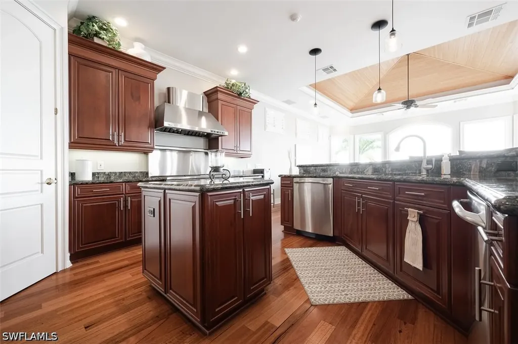 1942 Kingfish Road Naples FL 34102