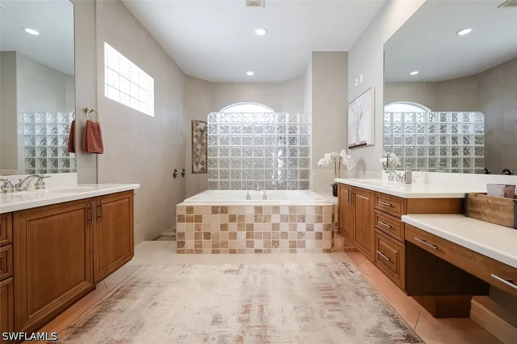 1942 Kingfish Road Naples FL 34102