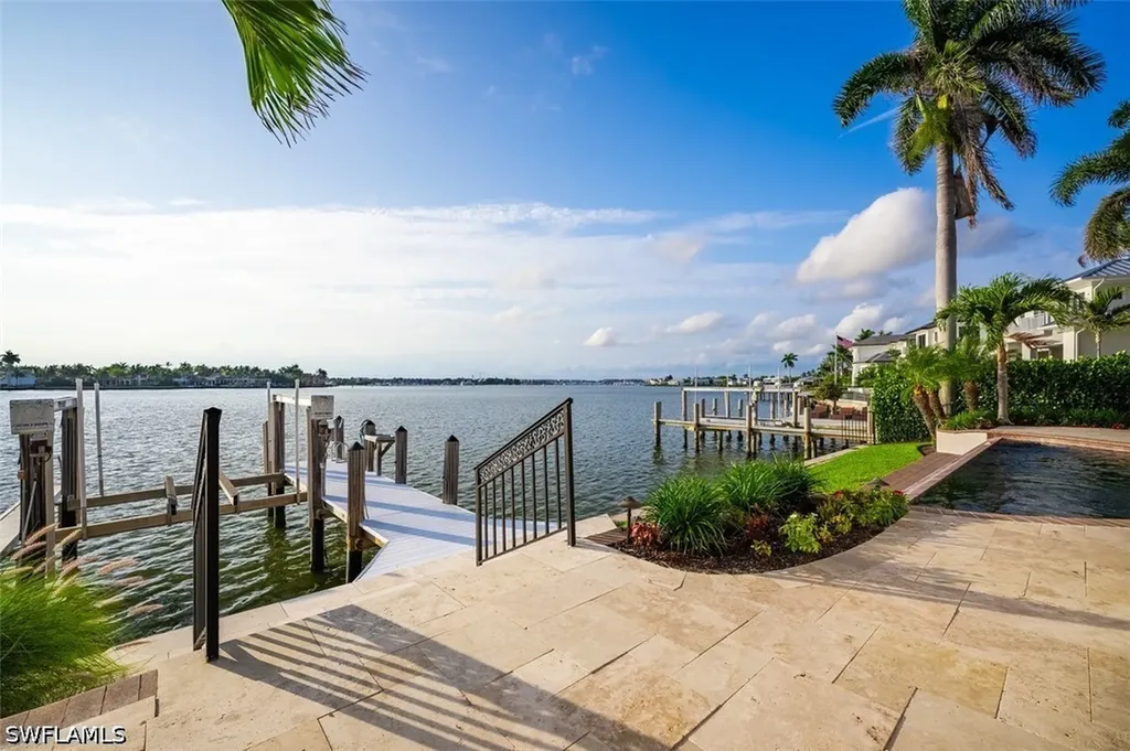 1942 Kingfish Road Naples FL 34102