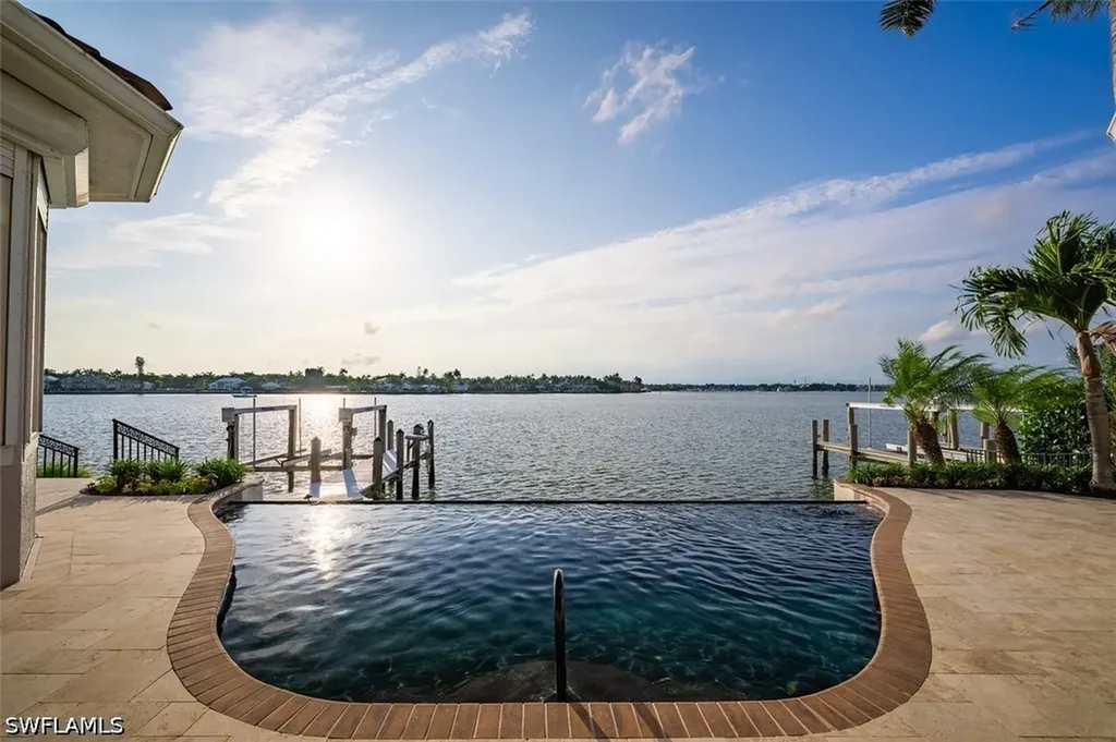 1942 Kingfish Road Naples FL 34102