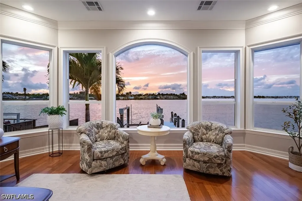 1942 Kingfish Road Naples FL 34102