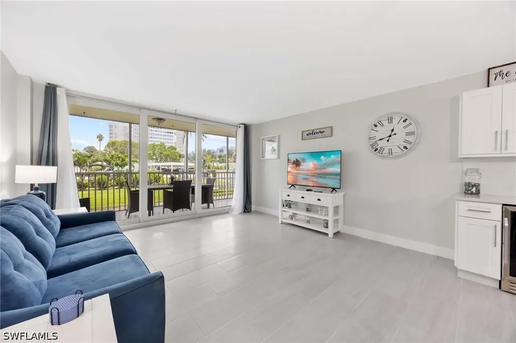 5 Bluebill Avenue Naples FL 34108