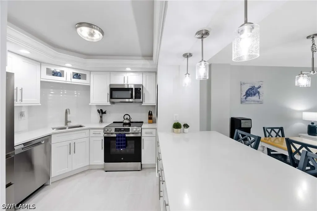 5 Bluebill Avenue Naples FL 34108
