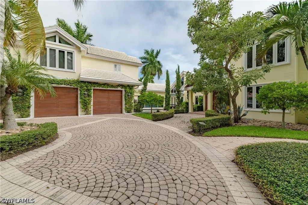 883 Galleon Drive Naples FL 34102