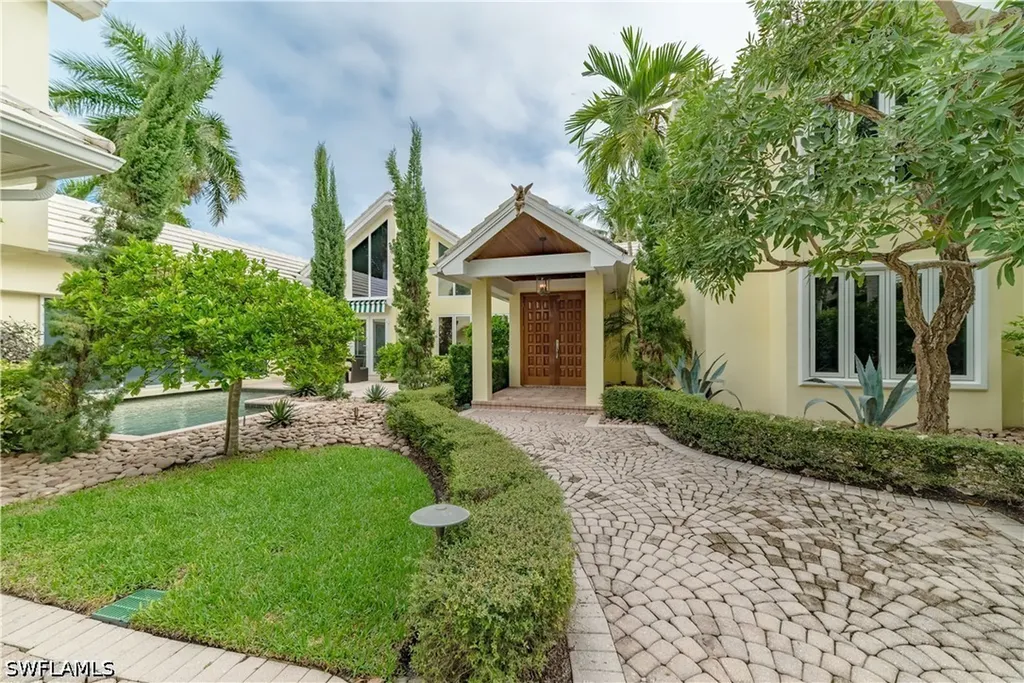 883 Galleon Drive Naples FL 34102