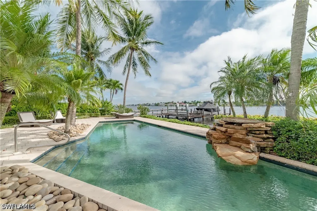 883 Galleon Drive Naples FL 34102