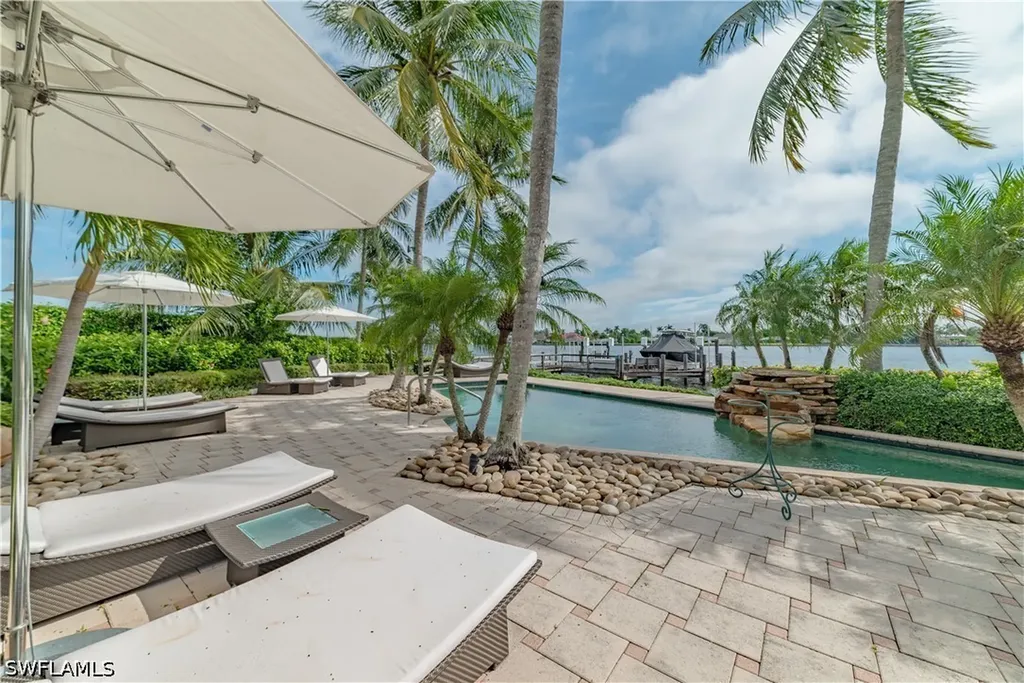 883 Galleon Drive Naples FL 34102