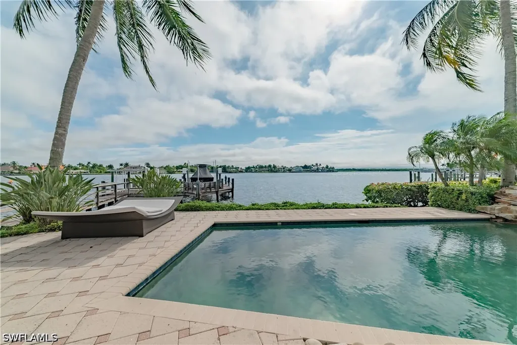 883 Galleon Drive Naples FL 34102