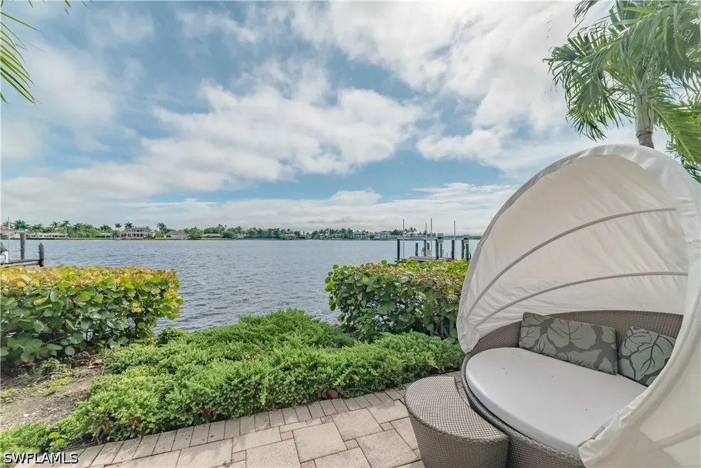 883 Galleon Drive Naples FL 34102