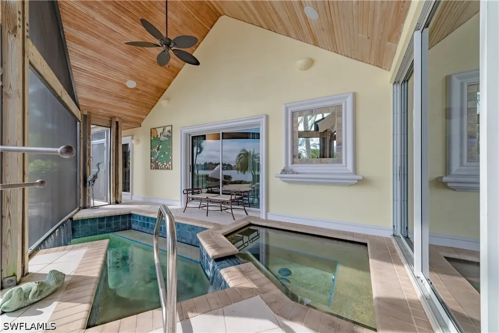 883 Galleon Drive Naples FL 34102