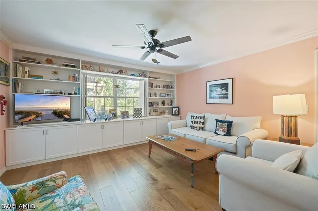 587 Parkwood Lane Naples FL 34103