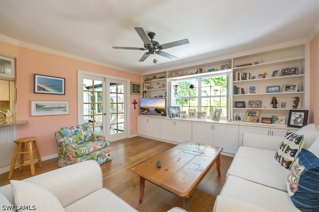 587 Parkwood Lane Naples FL 34103