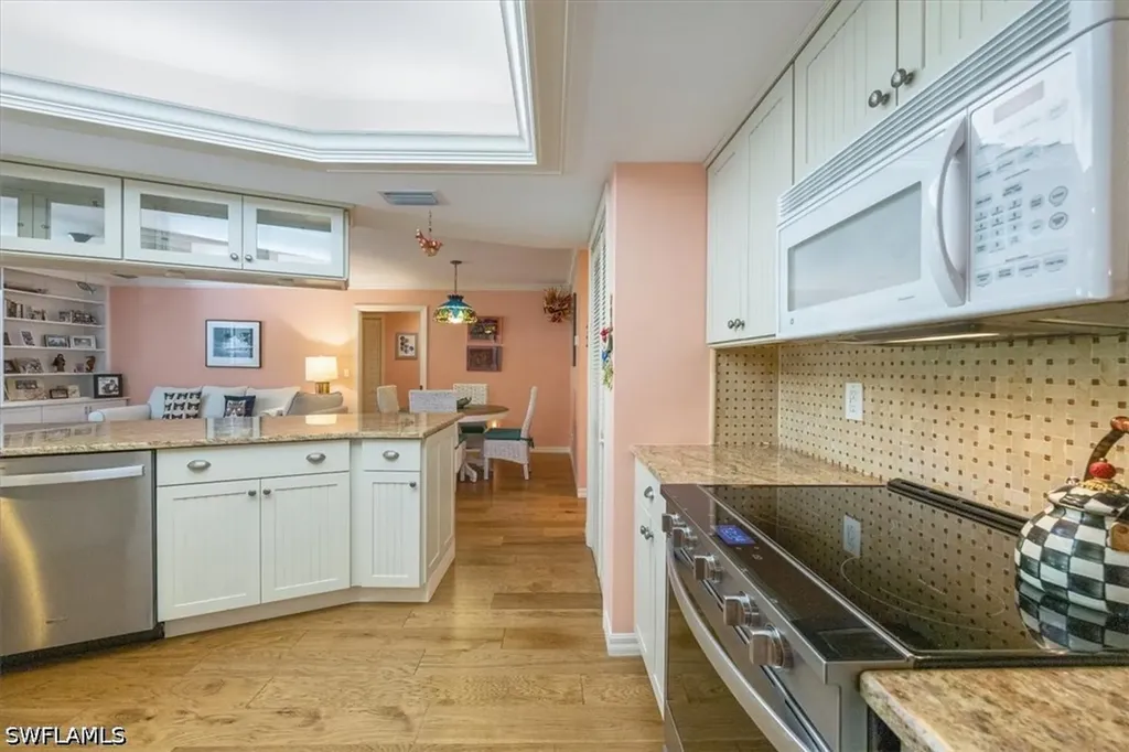 587 Parkwood Lane Naples FL 34103