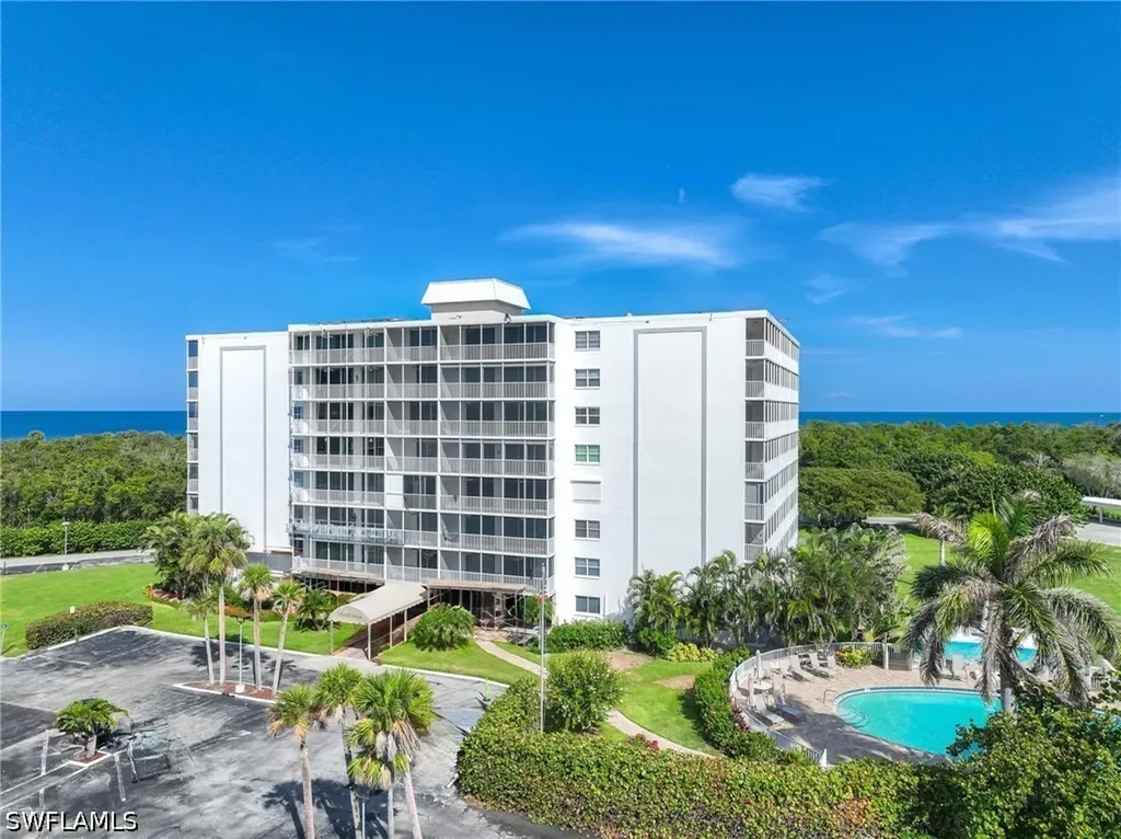 5 Bluebill Avenue Naples FL 34108