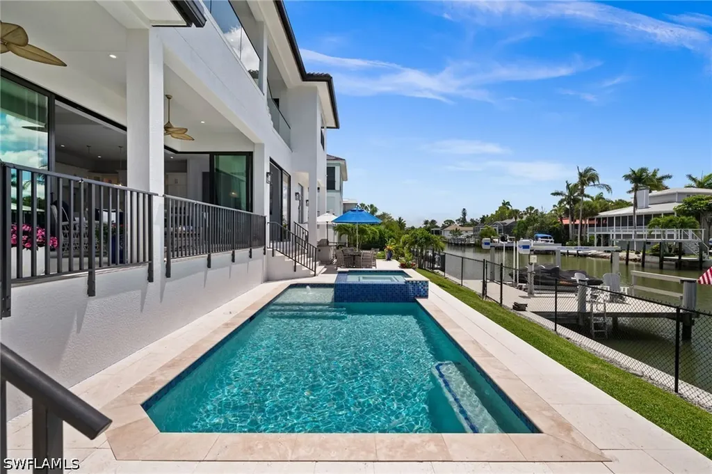 388 Pine Avenue Naples FL 34108