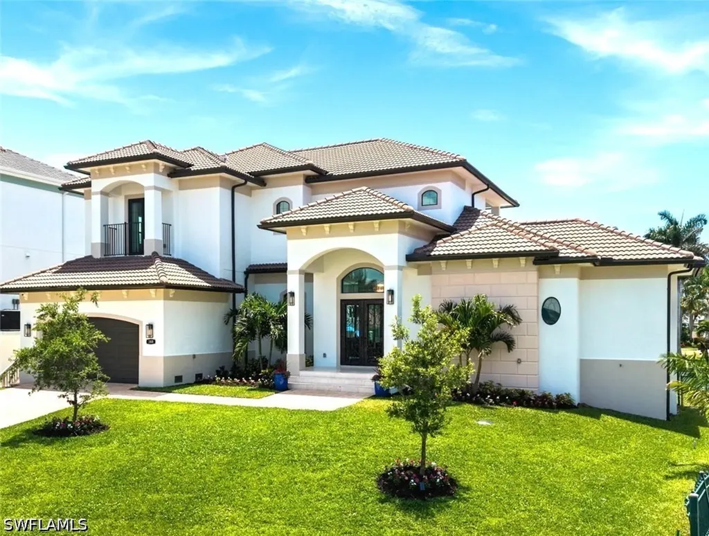 388 Pine Avenue Naples FL 34108