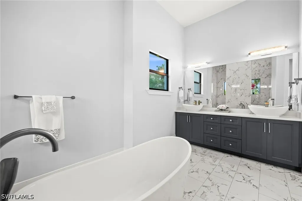 388 Pine Avenue Naples FL 34108