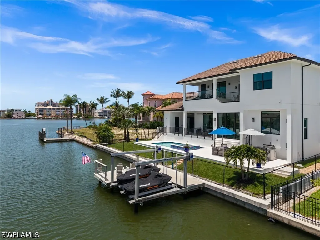 388 Pine Avenue Naples FL 34108