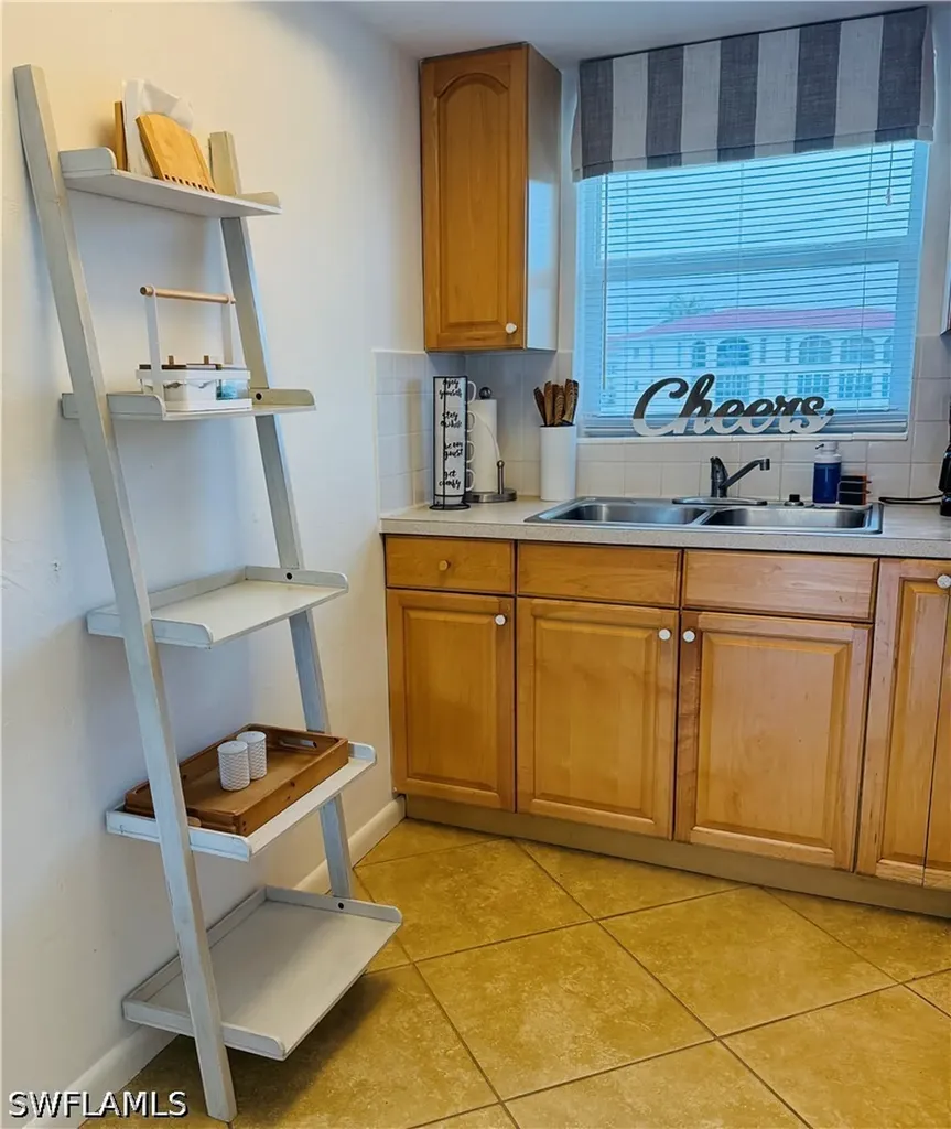 3250 10th Street N Naples FL 34103