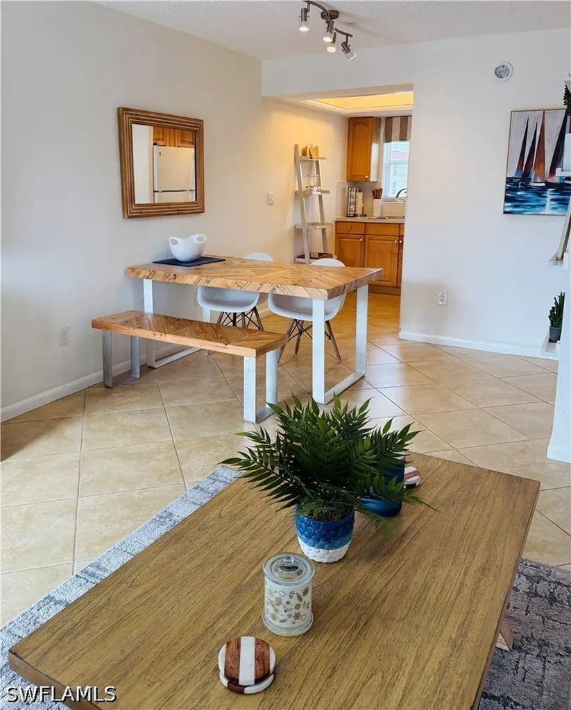 3250 10th Street N Naples FL 34103