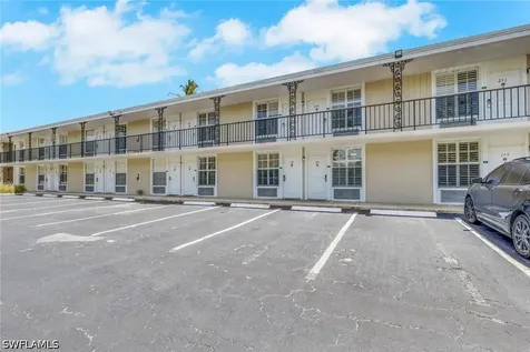 2555 Tamiami Trail N Naples FL 34103
