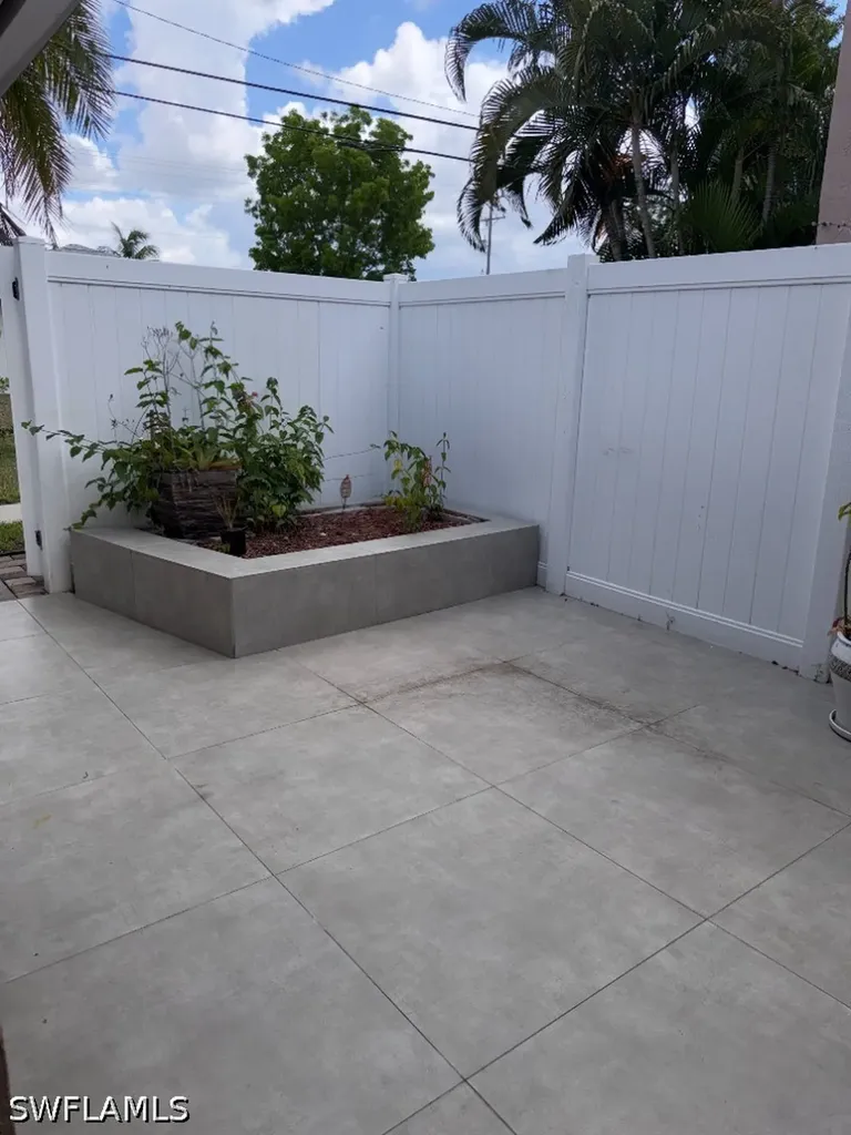 1103 SE 8th Terrace Cape Coral FL 33990
