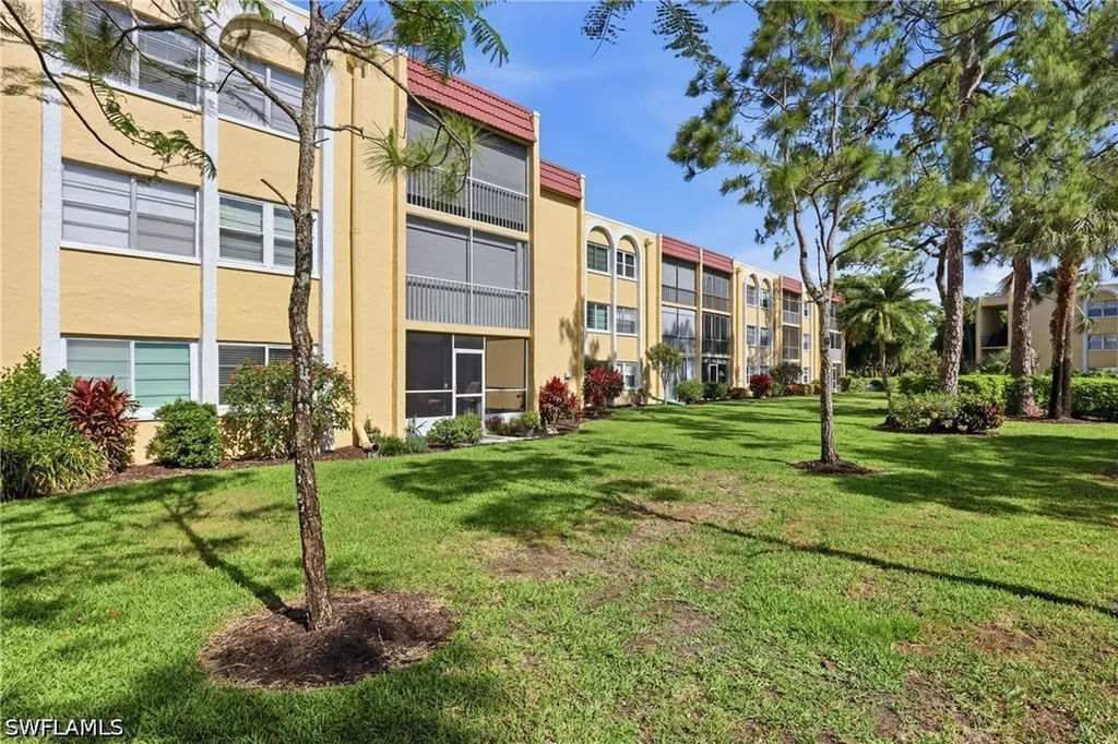 1086 Forest Lakes Drive Naples FL 34105