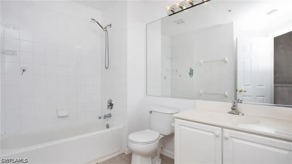 880 Hampton Circle Naples FL 34105