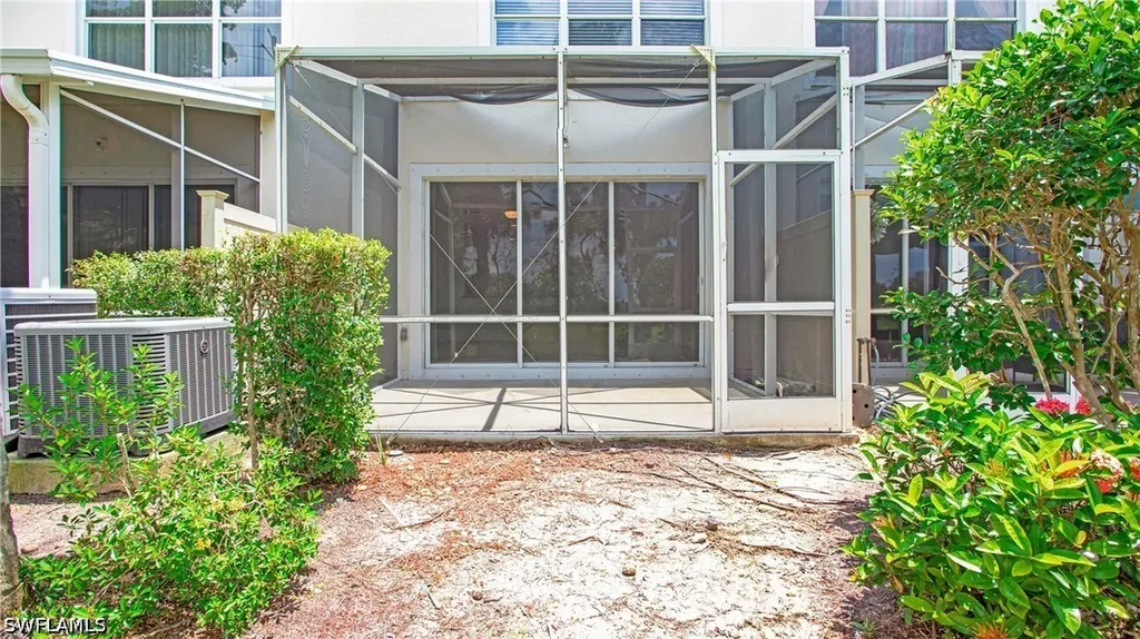 880 Hampton Circle Naples FL 34105