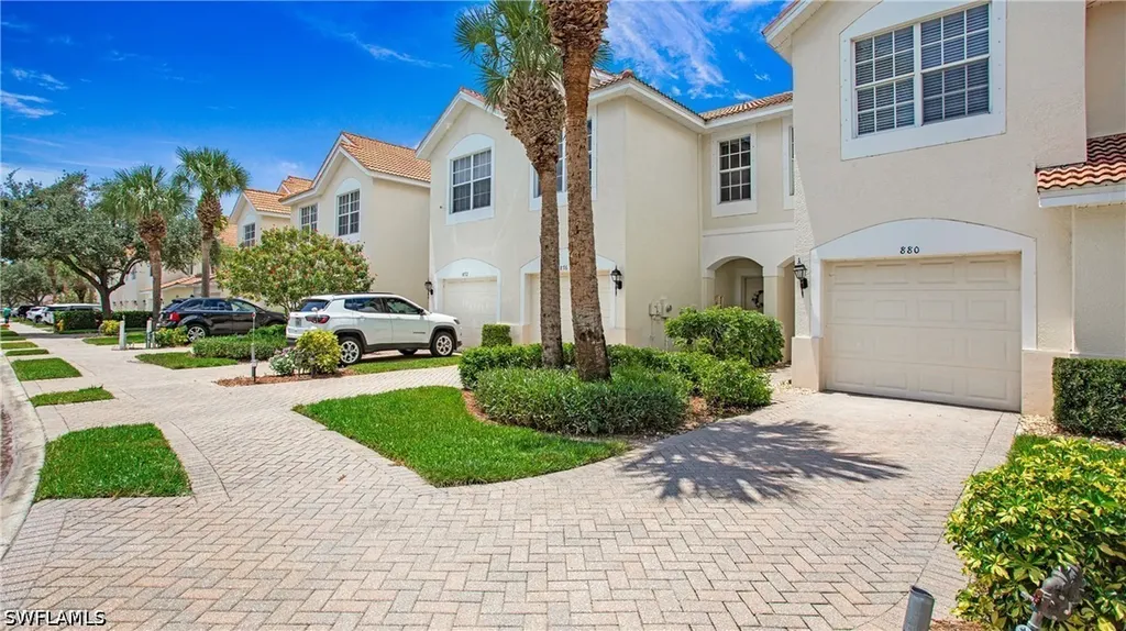 880 Hampton Circle Naples FL 34105