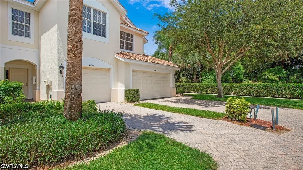 880 Hampton Circle Naples FL 34105