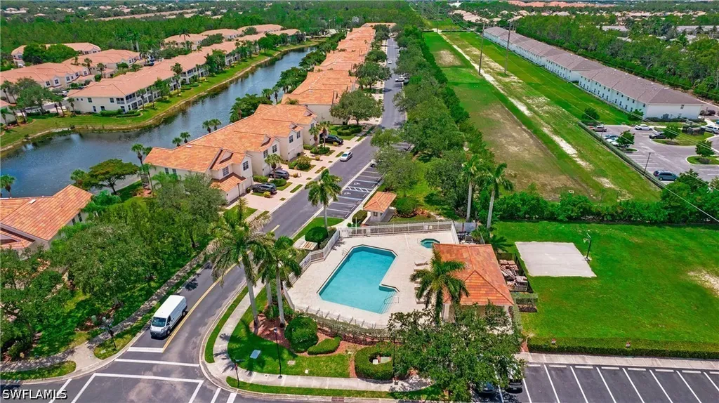 880 Hampton Circle Naples FL 34105