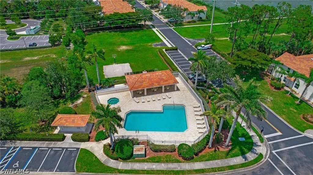 880 Hampton Circle Naples FL 34105