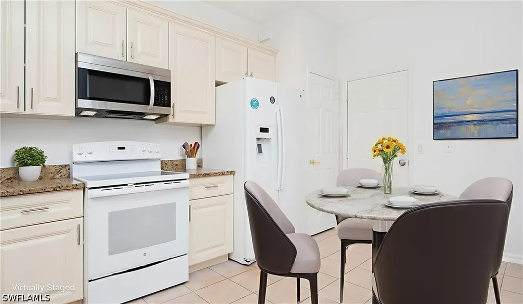 880 Hampton Circle Naples FL 34105