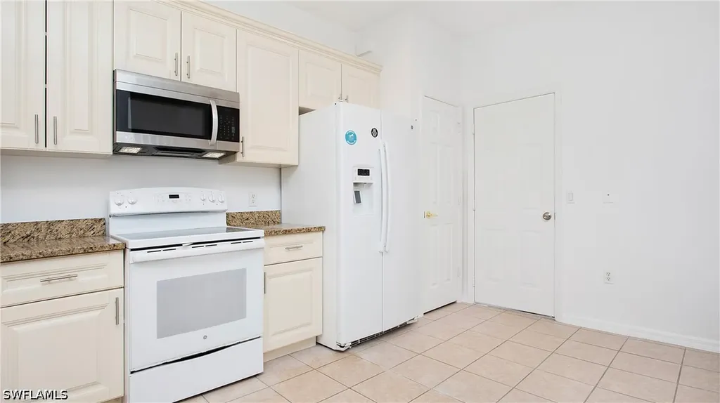 880 Hampton Circle Naples FL 34105