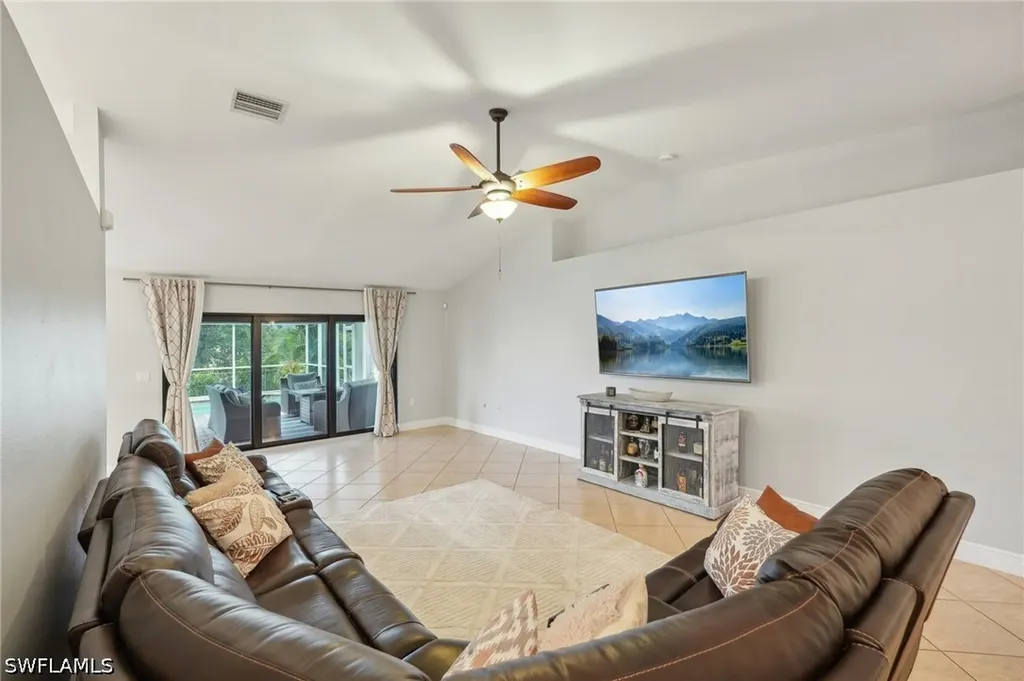 3717 Agualinda Boulevard Cape Coral FL 33914
