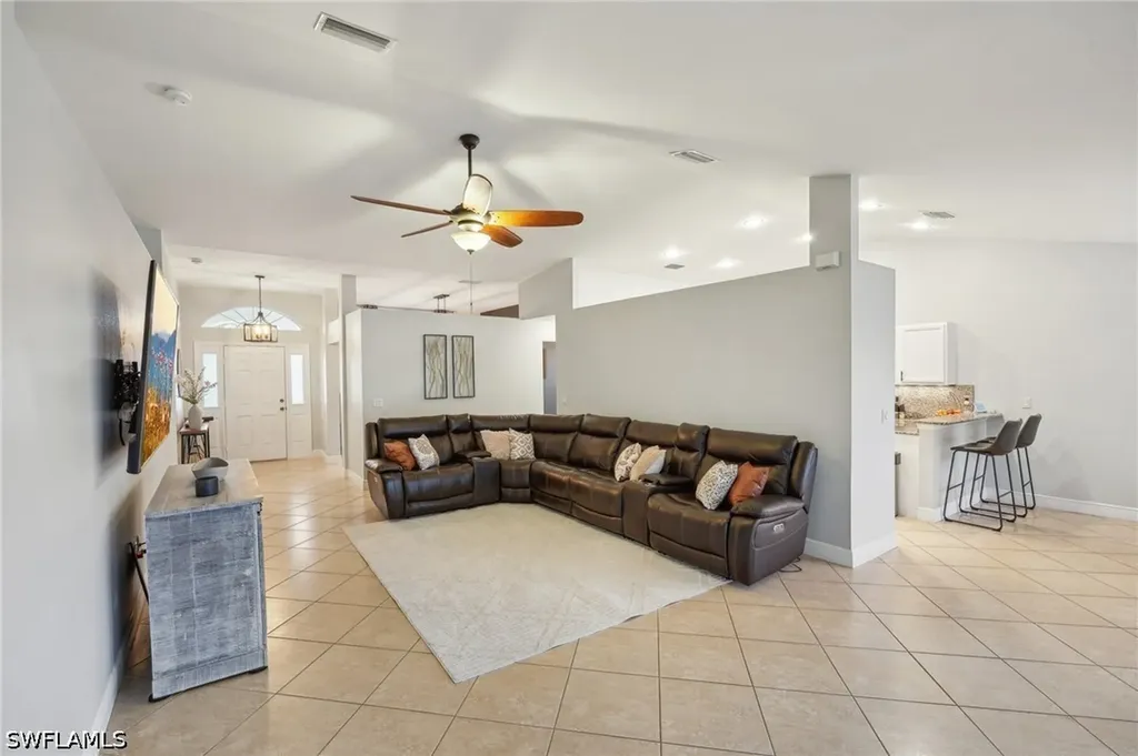 3717 Agualinda Boulevard Cape Coral FL 33914