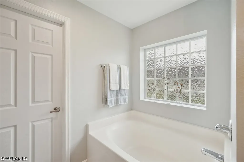 3717 Agualinda Boulevard Cape Coral FL 33914