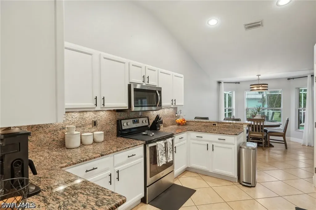 3717 Agualinda Boulevard Cape Coral FL 33914