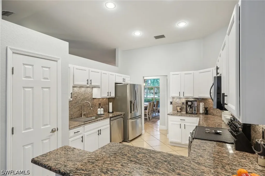 3717 Agualinda Boulevard Cape Coral FL 33914