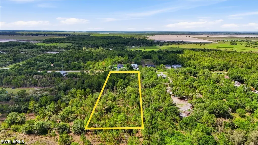 Xxx 72nd Avenue NE Naples FL 34120
