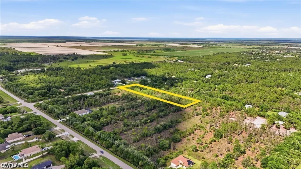 Xxx 72nd Avenue NE Naples FL 34120